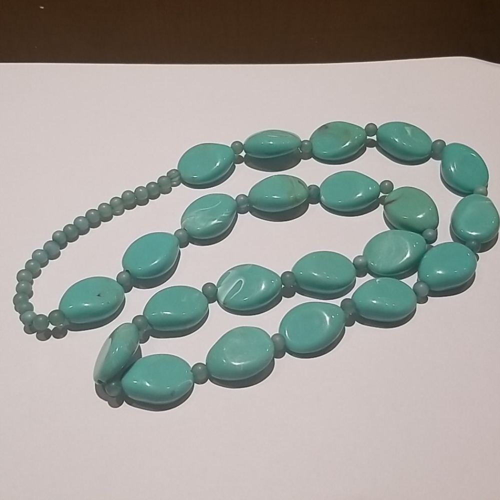 Lady's necklace with turquoise beads 29"-30" long